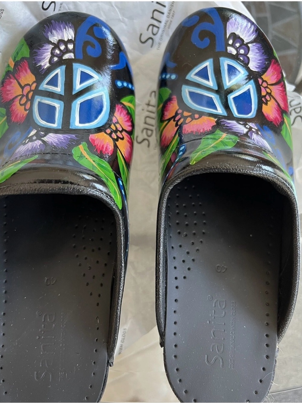 Sanita EU size 40 hand painted shoes
